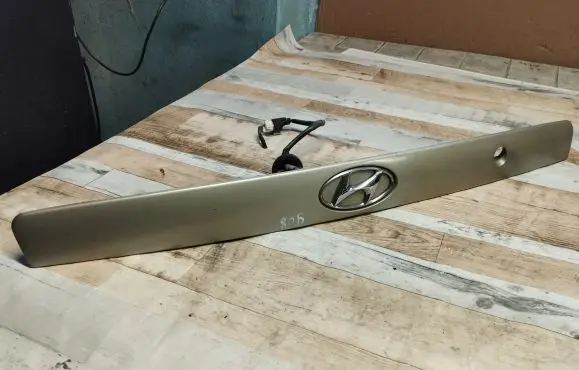 Hyundai Elantra Trunk door license plate light bar 873612D500