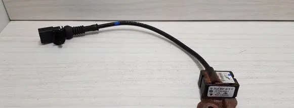 Volkswagen Touareg I ABS wheel speed sensor 7L0907673C 15179200492