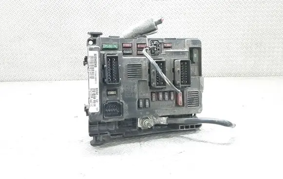 Peugeot Partner Fuse module 9643498980
