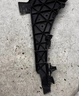 Audi Q7 4L Front bumper mounting bracket 4L0807283b