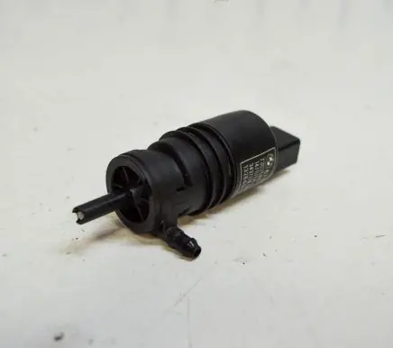 BMW 3 E90 E91 Windscreen/windshield washer pump 7302588
