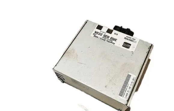 Nissan Note (E11) Sound amplifier 3R0035223A