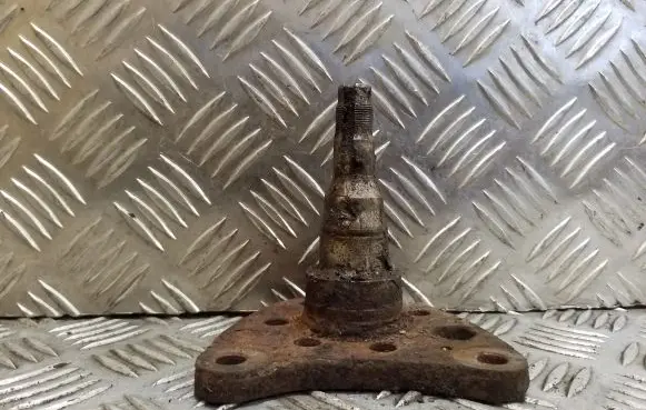 Volkswagen PASSAT B4 Stub axle 