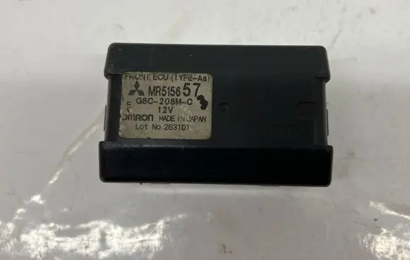 Mitsubishi Pajero Fuse module MR515657