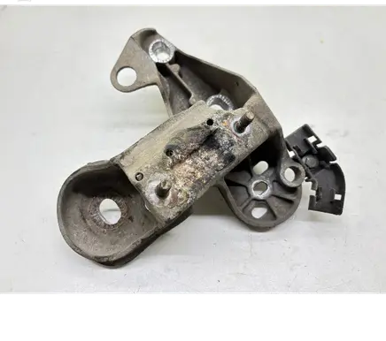 Audi A6 S6 C5 4B Engine mounting bracket 8E0199352D