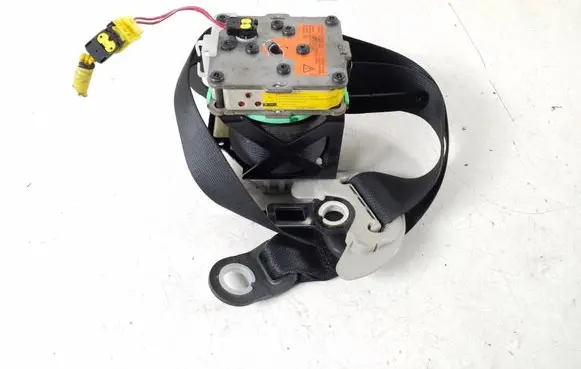 Toyota Auris 150 Front seatbelt 73220-02120