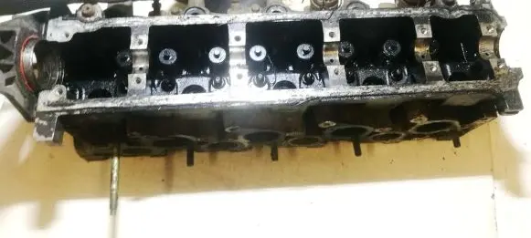 Citroen Xsara Picasso Engine head 9634963010