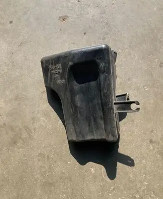 Suzuki Grand Vitara II Intake resonator 65JR01