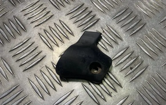 Volkswagen PASSAT B5 Other engine bay part 3B0823433