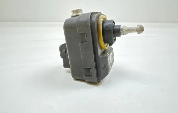 Nissan Note (E11) Headlight level height control switch PA66GF30