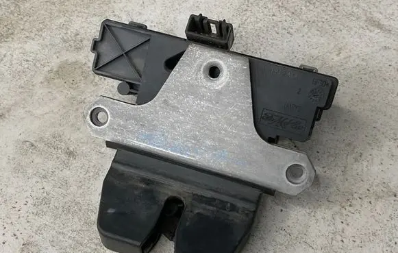 Volvo V50 Tailgate/trunk/boot lock/catch/latch 4N51A442A66AM