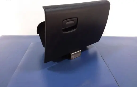Renault Koleos II Glove box 682525546R