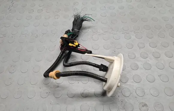 BMW 5 E60 E61 Fuel level sensor 6765849 486093 0580303042