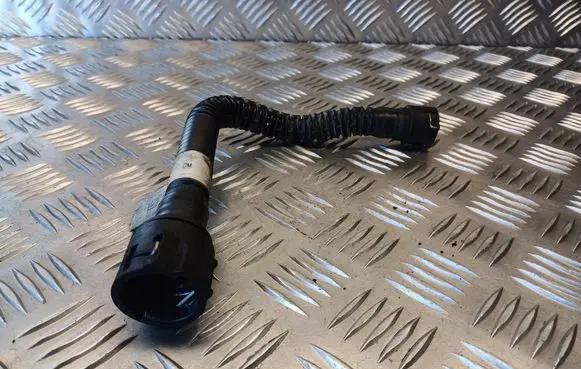 Opel Insignia A Engine coolant pipe/hose 55566095