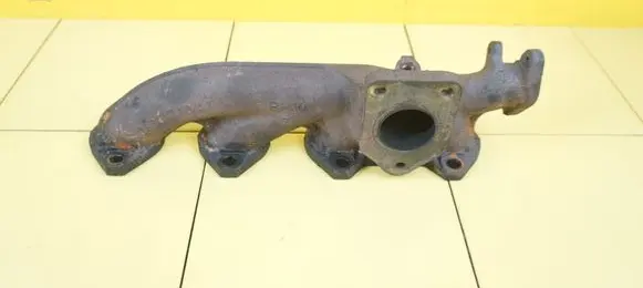 Toyota Avensis T270 Exhaust manifold 8574791 N47C16A