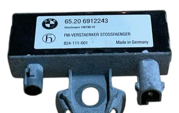 BMW Z4 E85 E86 Aerial antenna amplifier 65206912243 824111001