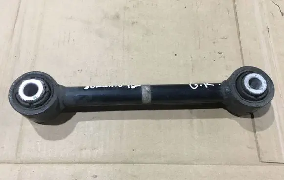 KIA Sorento Rear control arm