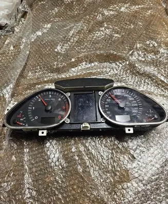 Audi A6 S6 C6 4F Speedometer (instrument cluster) 4F0920901C 4F0910900C 3000733700