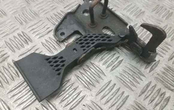 Audi A4 S4 B6 8E 8H Engine bonnet/hood lock/latch loop/hook 8E0823480E