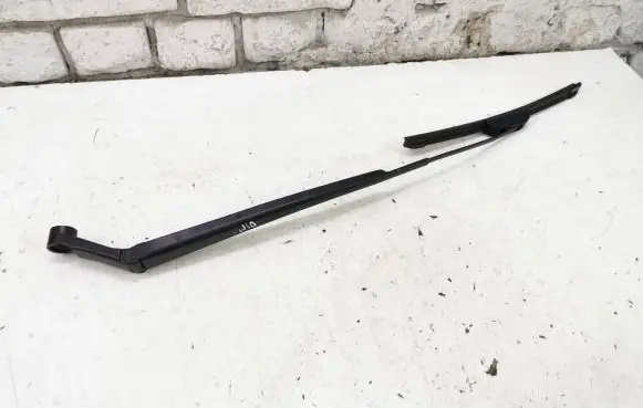 Toyota Yaris Front wiper blade arm