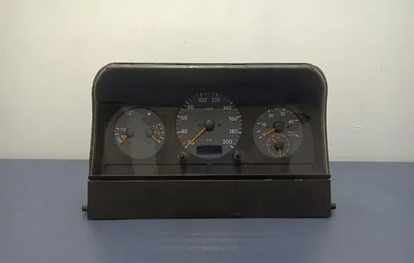 Volkswagen PASSAT B5.5 Speedometer (instrument cluster) 2D0919860F