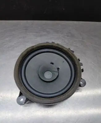 Volvo V70 Front door speaker 30657444