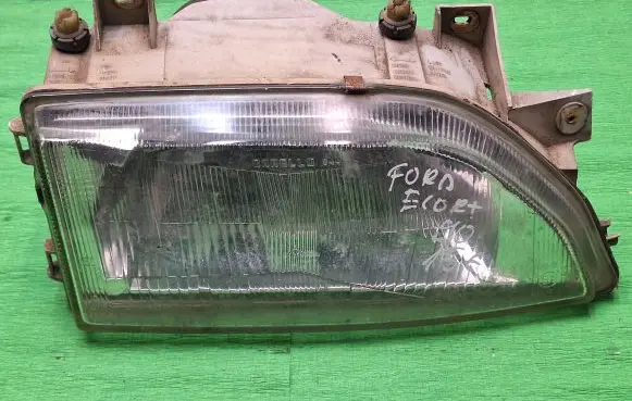 Ford Escort Headlight/headlamp 93AG13005C2B 91220383 C7V6A