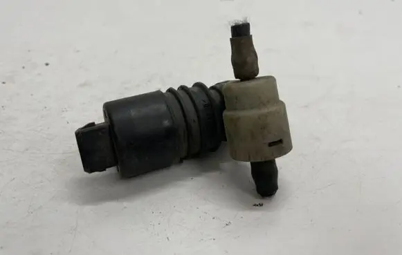 Opel Astra J Windscreen/windshield washer pump