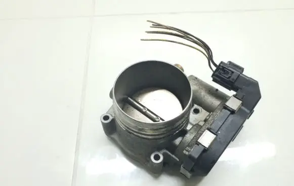 BMW 5 F10 F11 Throttle valve 7597871 1354759787101