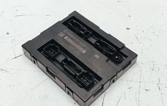 Audi Q5 SQ5 Comfort/convenience module 8K0907064
