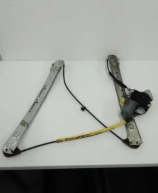 BMW 3 E46 Front door window regulator motor 8362064 8209618