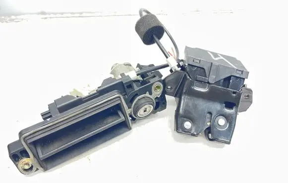 Mercedes-Benz E W211 Loading door lock A1717500085 A1717500185