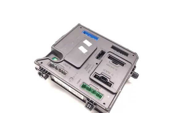 Renault Megane III Central body control module 284B10485R S180071201