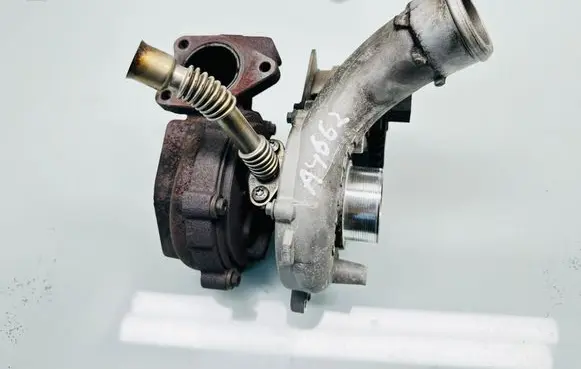 Audi A4 S4 B8 8K Turbo 059145721g