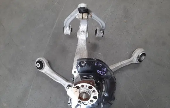 Mercedes-Benz S W222 Front wheel hub spindle knuckle A2223305201