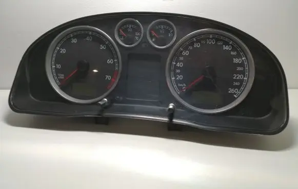 Volkswagen PASSAT B6 Speedometer (instrument cluster) 88311244 VWZ7Z0B5785047