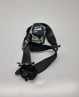 BMW X6 F16 Front seatbelt