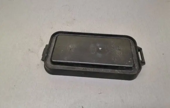 Volkswagen Bora Headlight/headlamp dust cover 96359600