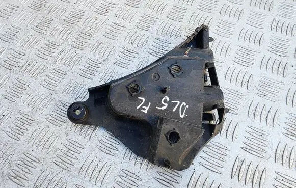 Front bumper mounting bracket