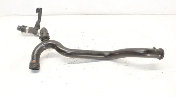 Engine coolant pipe/hose