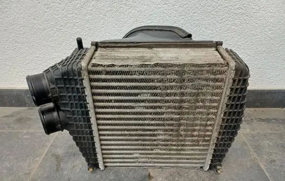 Maserati Levante Intercooler radiator 670109550