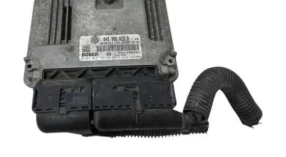 Skoda Fabia Mk2 (5J) Engine control unit/module 045906013B 045906013E 0281013185