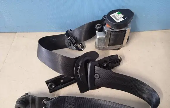 Land Rover Evoque I Front seatbelt BJ32611B08AD BJ32611C46AB