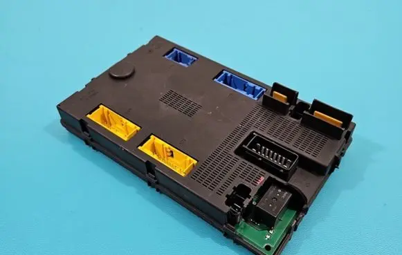 Renault Espace III Central body control module 6025316604 IMPRK1365257