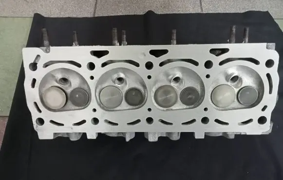 Volkswagen Polo Engine head 036103374BB