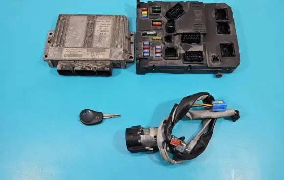 Citroen Berlingo Engine control unit/module ECU 9650825580 IMPRK1368956