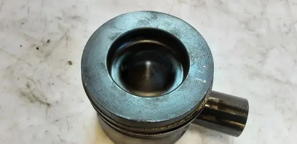 Audi Q7 4M Piston 0832GA 6R1