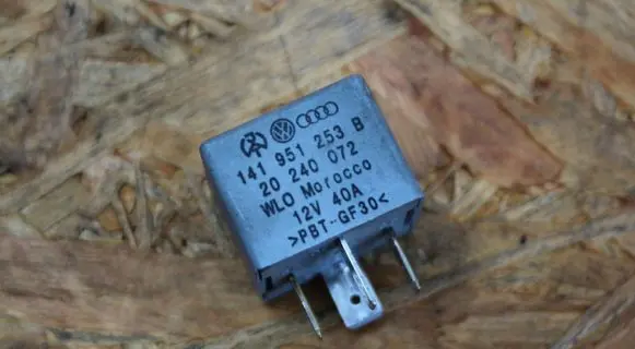Skoda Fabia Mk2 (5J) Other relay 141951253B