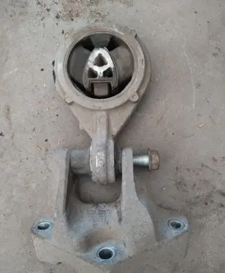 Nissan Qashqai Engine mount bracket 11332BB50A