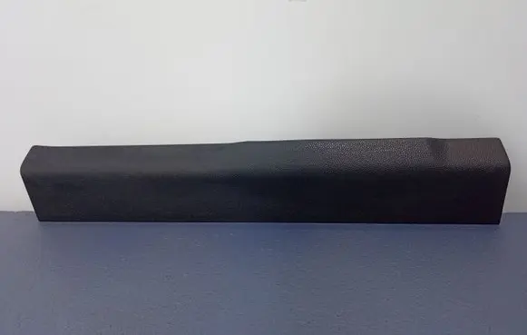Front sill (body part)